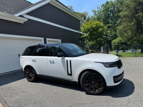 Used 2024 Land Rover Range Rover Autobiography AWD/4WD image 4