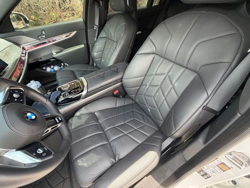 Used 2024 BMW 760i xDrive w/ Premium Package 2 AWD/4WD image 6