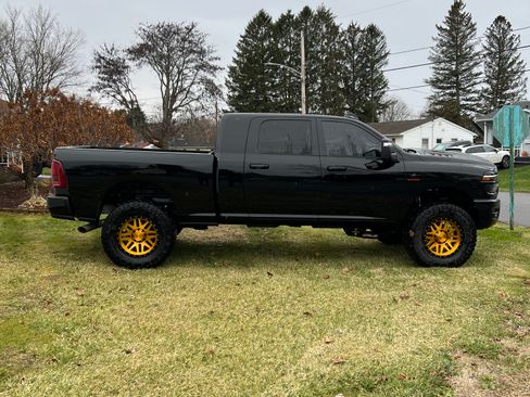 Used 2025 RAM 2500 Laramie image 5