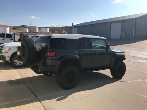 Used 2010 Toyota FJ Cruiser 4WD image 19