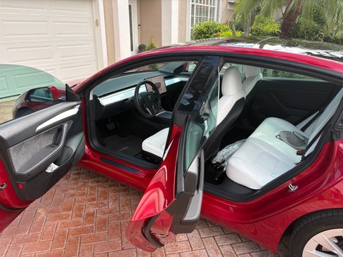Used 2023 Tesla Model 3 Standard Range RWD image 5