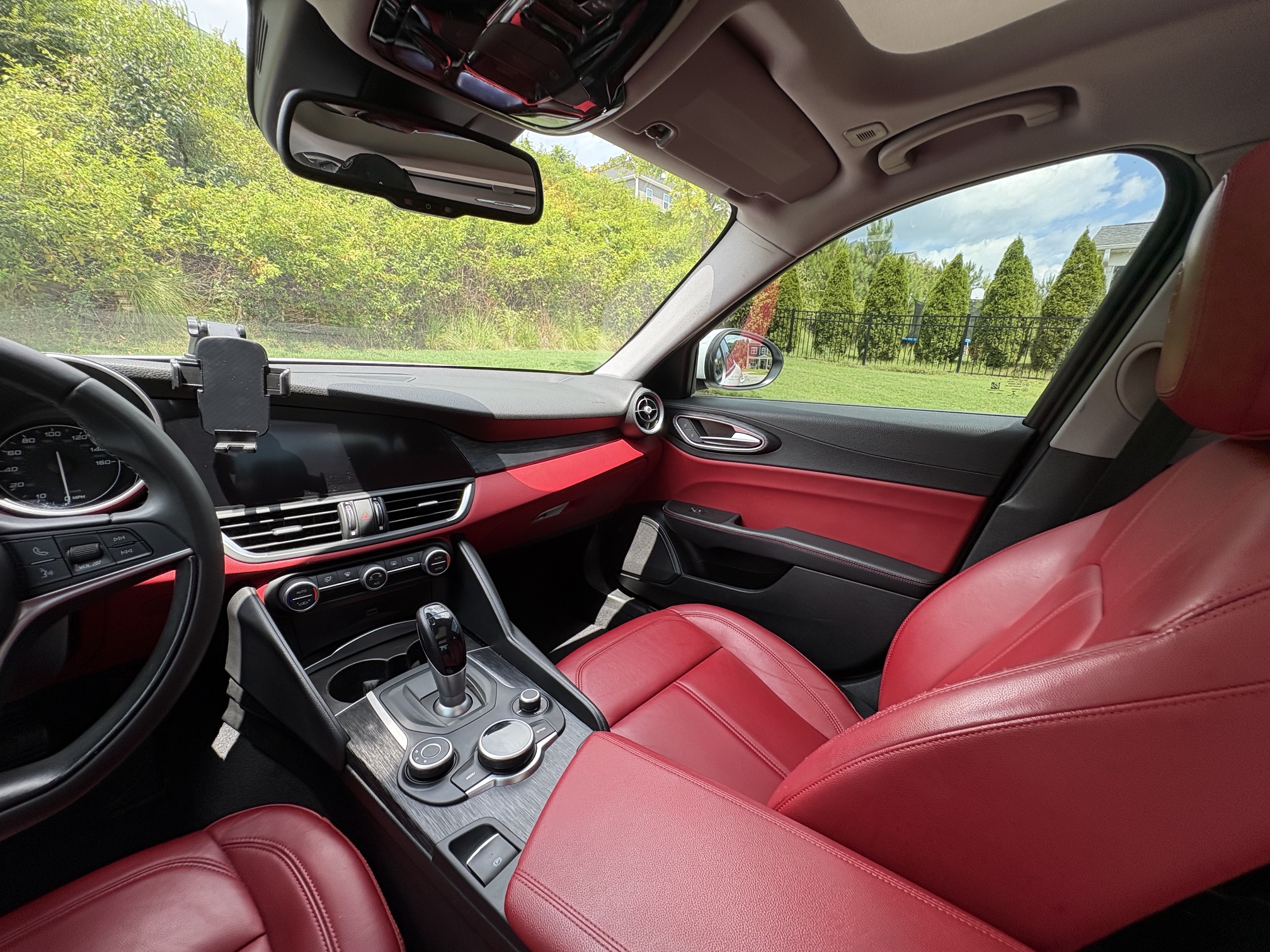 Used 2019 Alfa Romeo Giulia w/ Quick Order Package 22K Sport RWD image 19