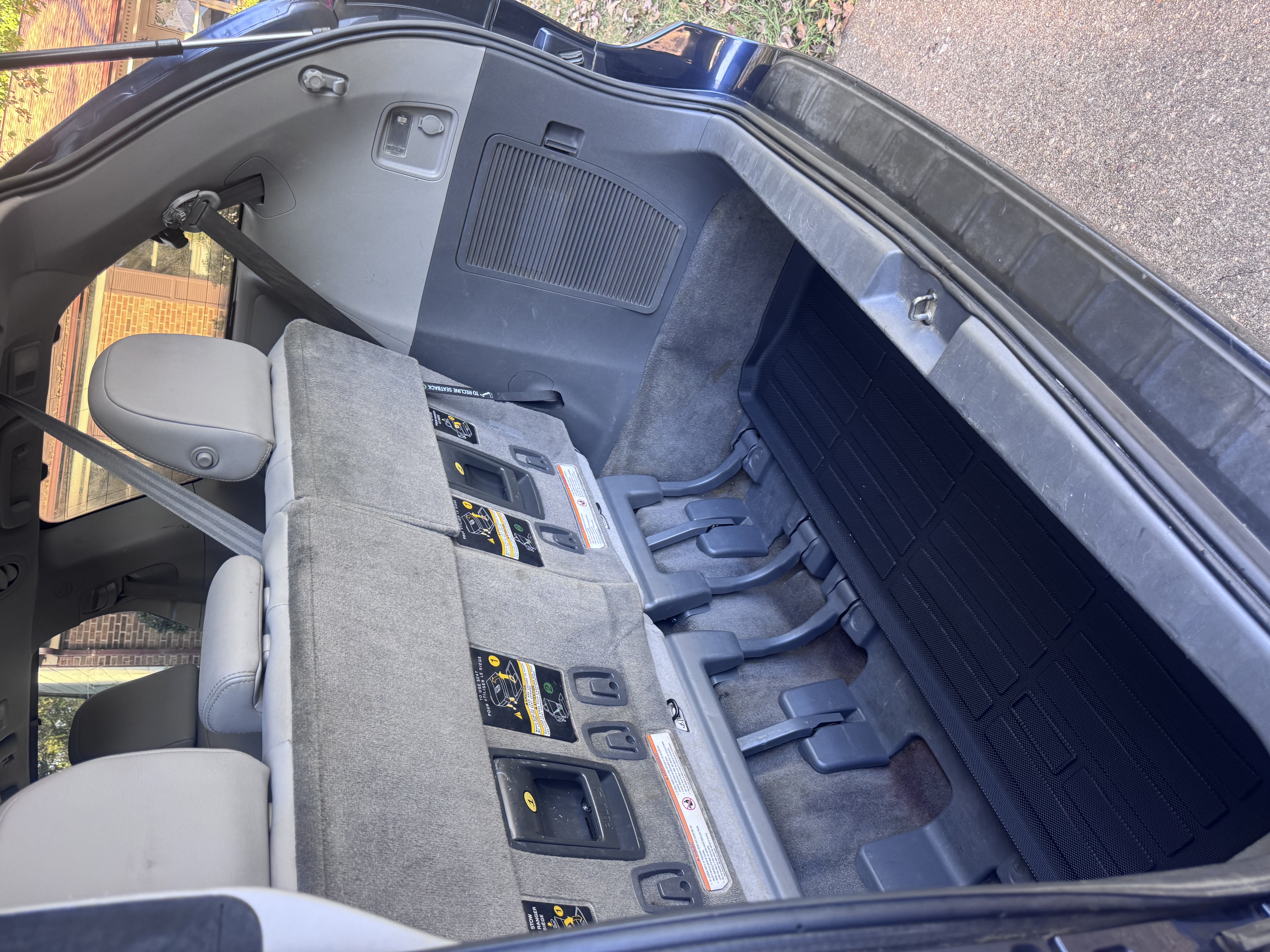 Used 2018 Toyota Sienna XLE FWD image 16