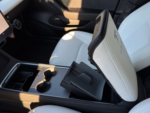 Used 2023 Tesla Model 3 Standard Range image 12