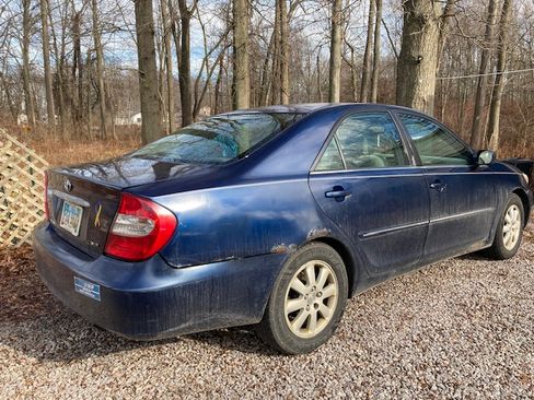 Used 2004 Toyota Camry XLE image 2