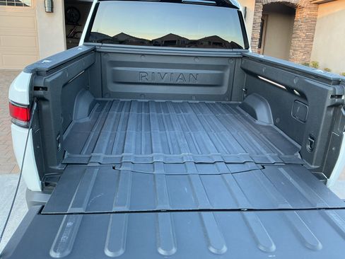 Used 2024 Rivian R1T Adventure image 19