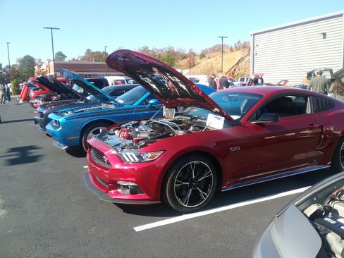 Used 2016 Ford Mustang GT Premium w/ Equipment Group 401A image 19