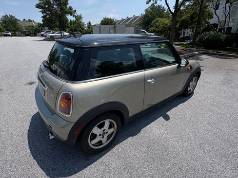 Used 2010 MINI Cooper Hardtop FWD image 6