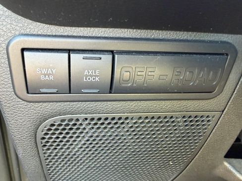Used 2016 Jeep Wrangler Unlimited Rubicon w/ Connectivity Group AWD/4WD image 11