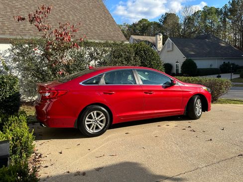 Used 2017 Hyundai Sonata ECO image 2