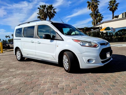 Used 2014 Ford Transit Connect XLT image 17