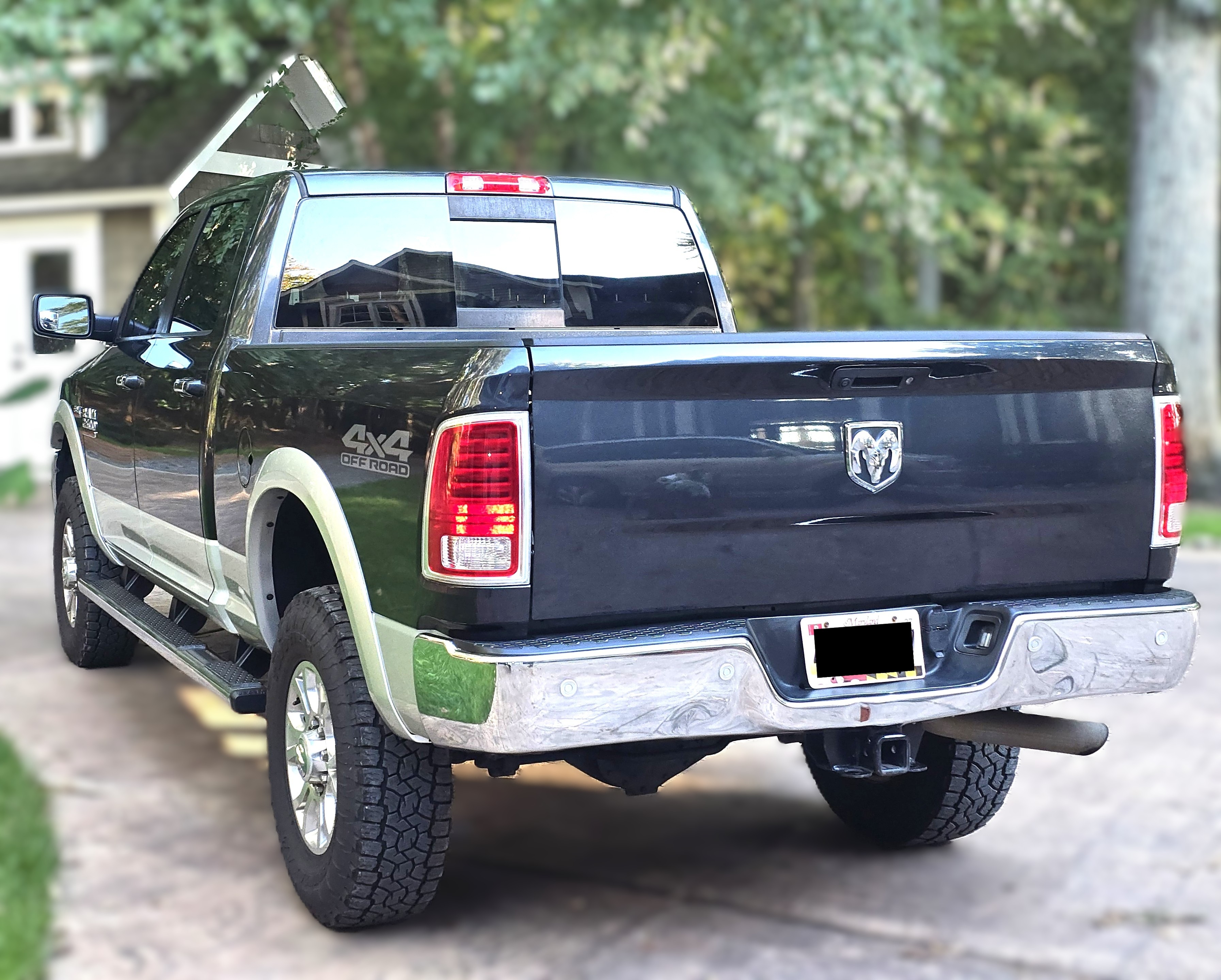 Used 2017 RAM 2500 Laramie w/ Snow Chief Group AWD/4WD image 4