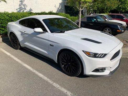 Used 2017 Ford Mustang GT w/ GT Performance Package image 9