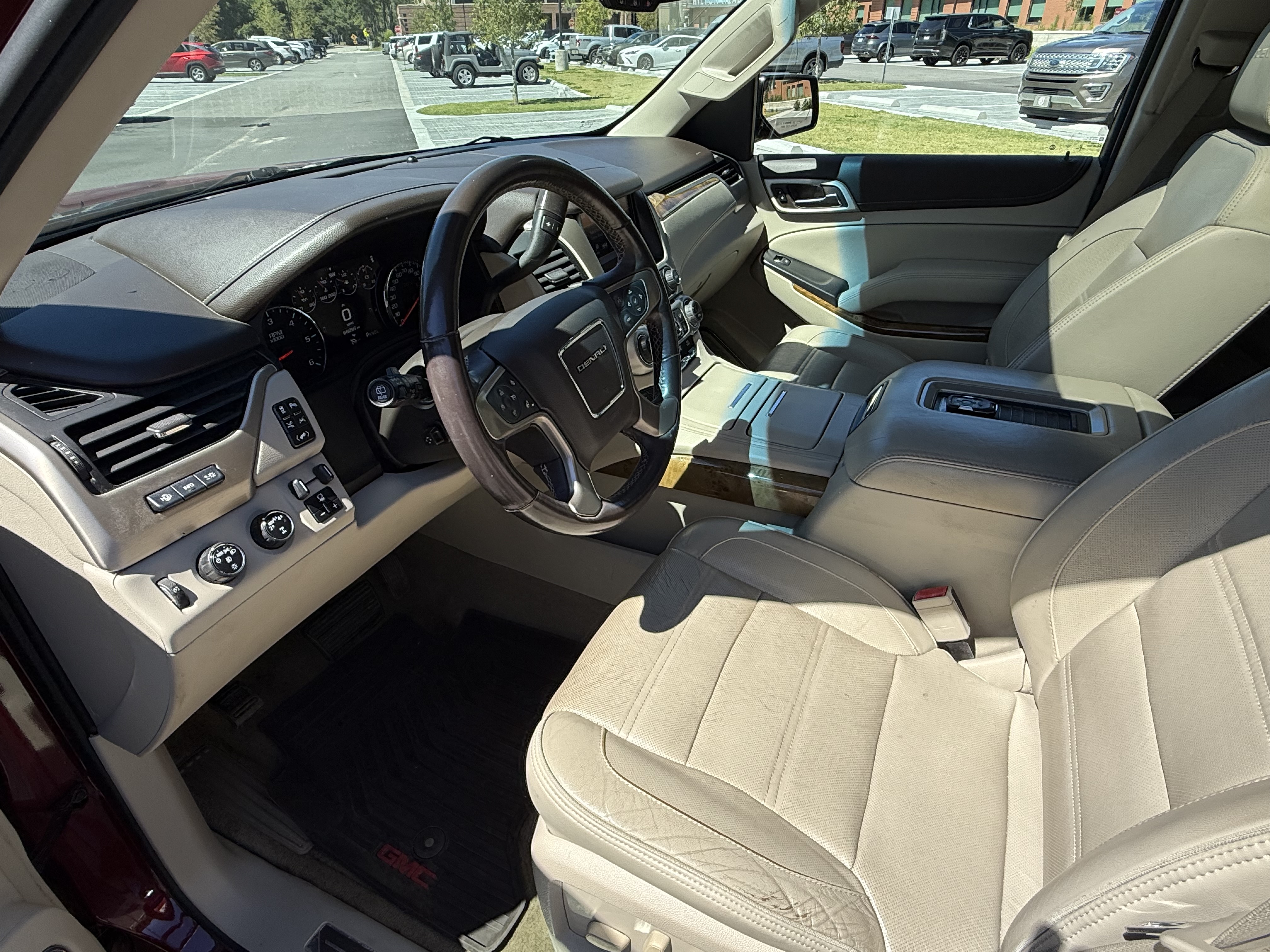 Used 2017 GMC Yukon XL Denali w/ Open Road Package AWD/4WD image 10