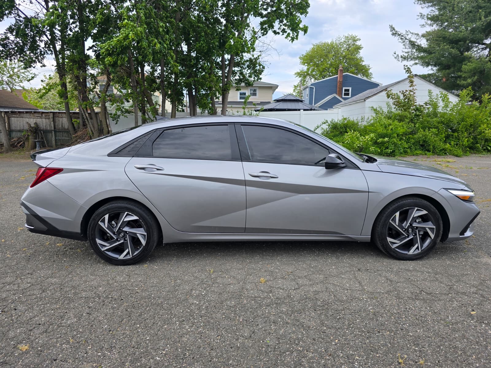 Used 2025 Hyundai Elantra Sport FWD image 5