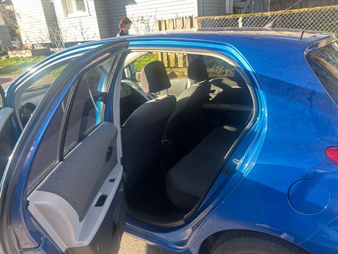 Used 2011 Toyota Yaris 4-Door Hatchback w/ PWR Pkg w/Steel Wheels image 10