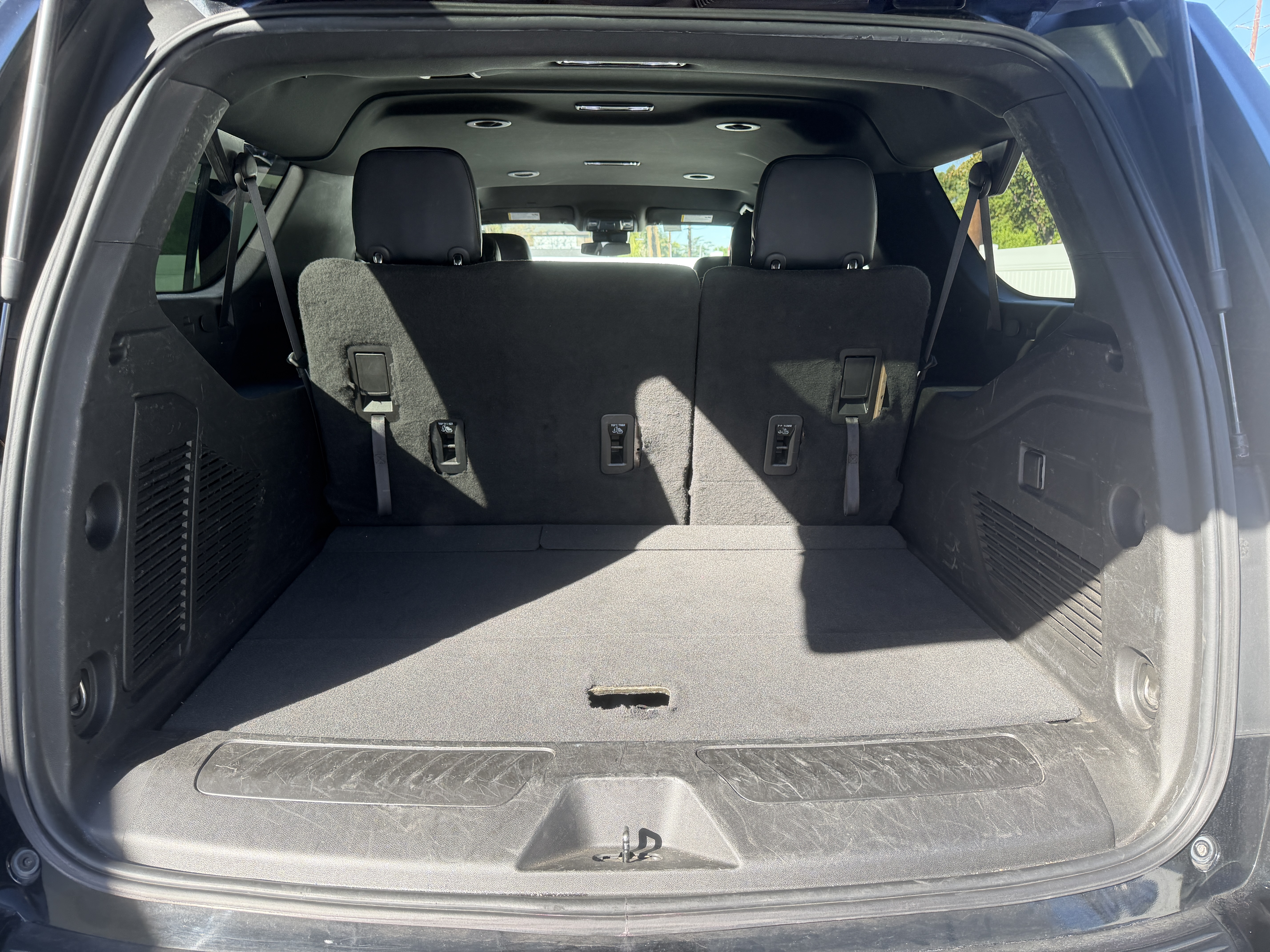Used 2023 Chevrolet Suburban LS RWD image 12