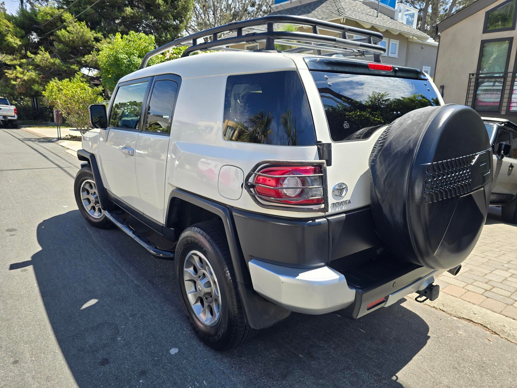 Used 2013 Toyota FJ Cruiser 4WD w/ Upgrade Pkg image 4