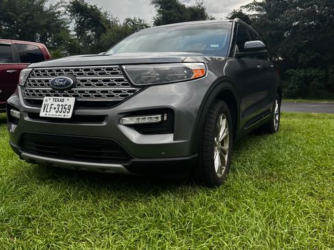 Used 2021 Ford Explorer Limited w/ Equipment Group 301A RWD image 8