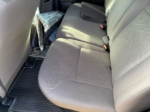 Used 2019 Toyota Tacoma TRD Sport w/ Technology Package image 16