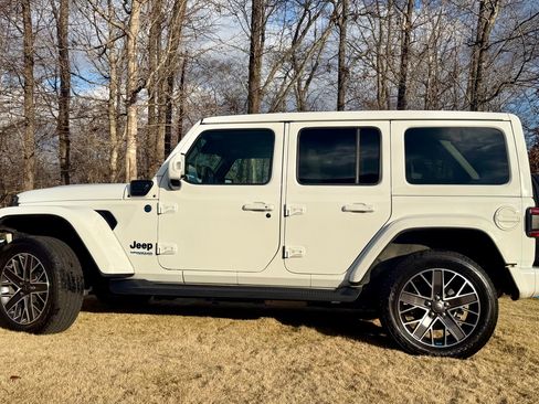 Used 2022 Jeep Wrangler 4xe High Altitude image 2