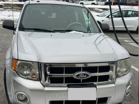 Used 2011 Ford Escape XLT w/ 201A Rapid Spec Order Code image 4