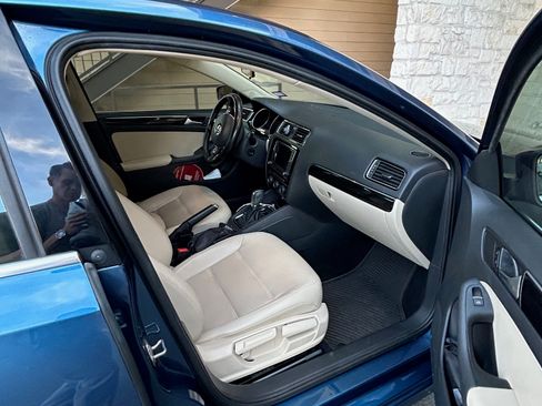 Used 2017 Volkswagen Jetta SEL image 9