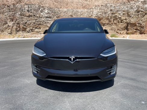 Used 2018 Tesla Model X 100D AWD/4WD image 2