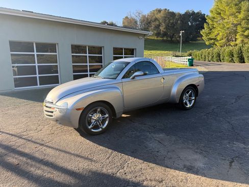 Used 2005 Chevrolet SSR Convertible Pickup 2D w/ Preferred Equipment Group image 1