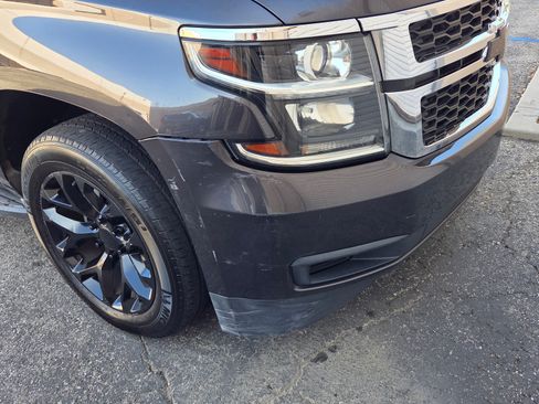 Used 2017 Chevrolet Suburban LT image 8