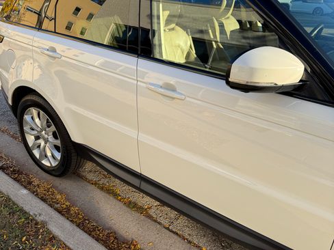 Used 2014 Land Rover Range Rover Sport HSE image 17