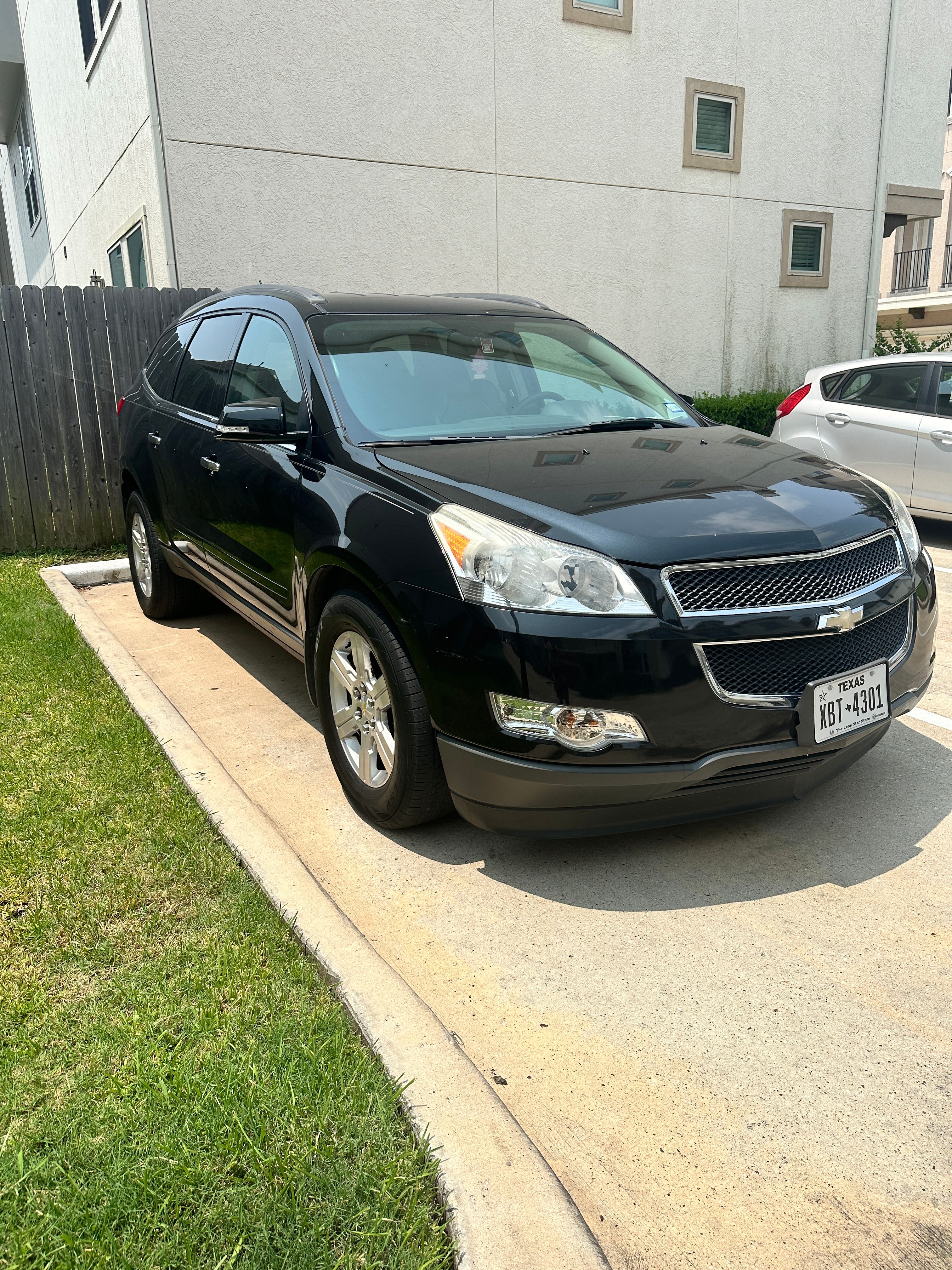 Used 2012 Chevrolet Traverse LT FWD image 8