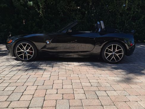 Used 2004 BMW Z4 2.5i RWD image 8