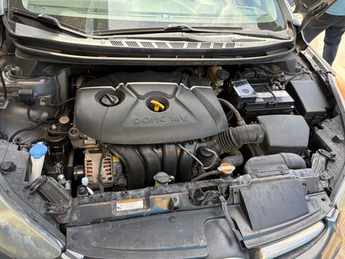 Used 2012 Hyundai Elantra Limited FWD image 9
