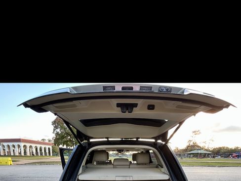 Used 2016 Land Rover Range Rover Sport Utility 4D image 6