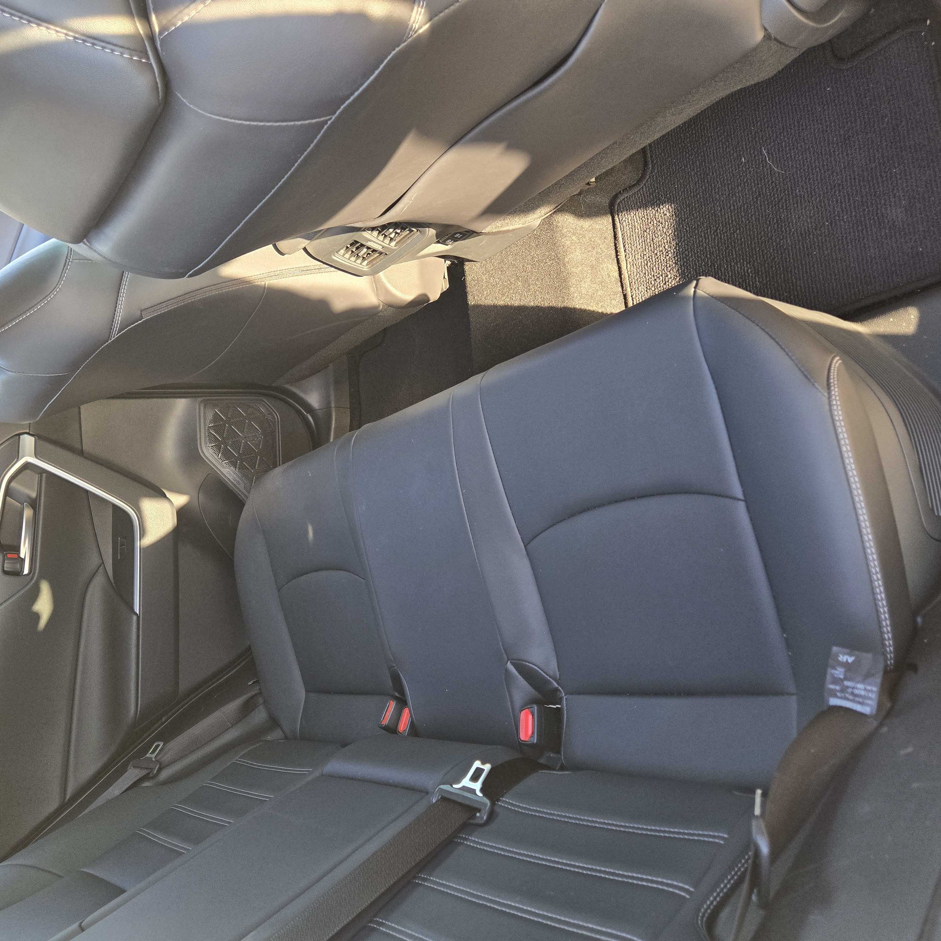 Used 2021 Toyota RAV4 XLE Premium AWD/4WD image 15