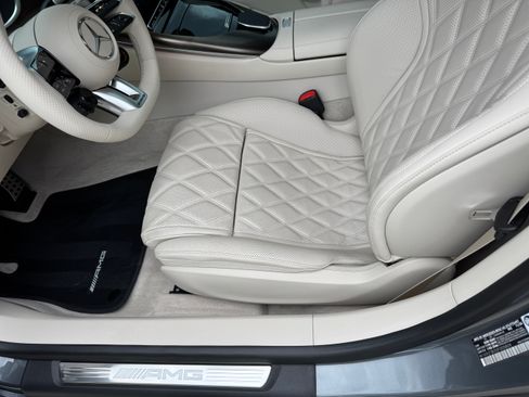 Used 2025 Mercedes-Benz AMG GT 63 image 11