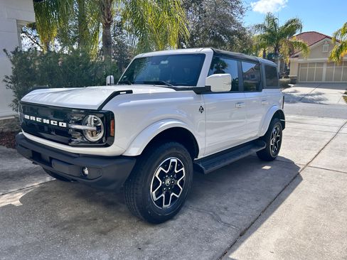 Used 2025 Ford Bronco Outer Banks image 1
