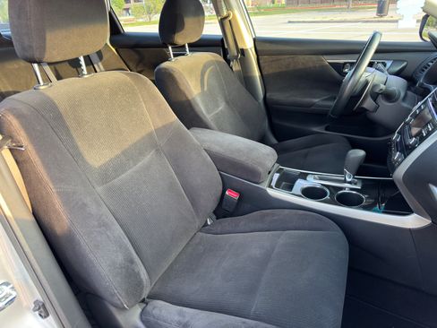 Used 2013 Nissan Altima 3.5 SV image 10
