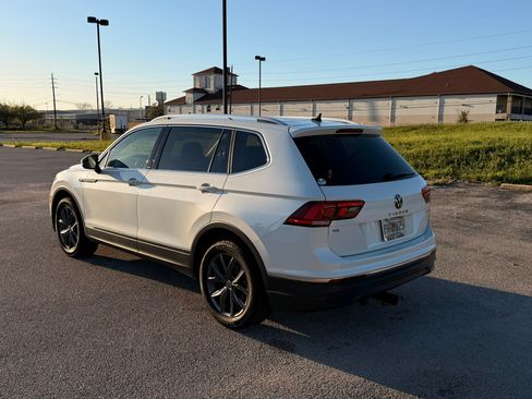 Used 2023 Volkswagen Tiguan SE image 10