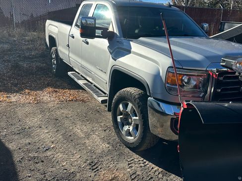 Used 2017 GMC Sierra 2500 SLT image 4