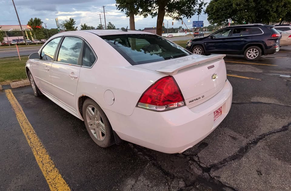 Used 2013 Chevrolet Impala LT w/ LT Sunroof Package FWD image 5