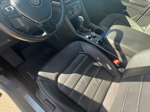 Used 2019 Volkswagen Atlas SEL Premium image 10