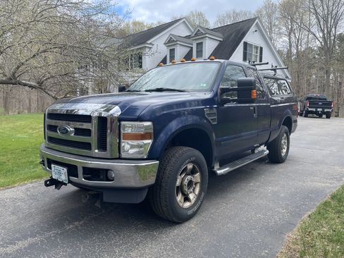 Used 2009 Ford F250 XLT image 1
