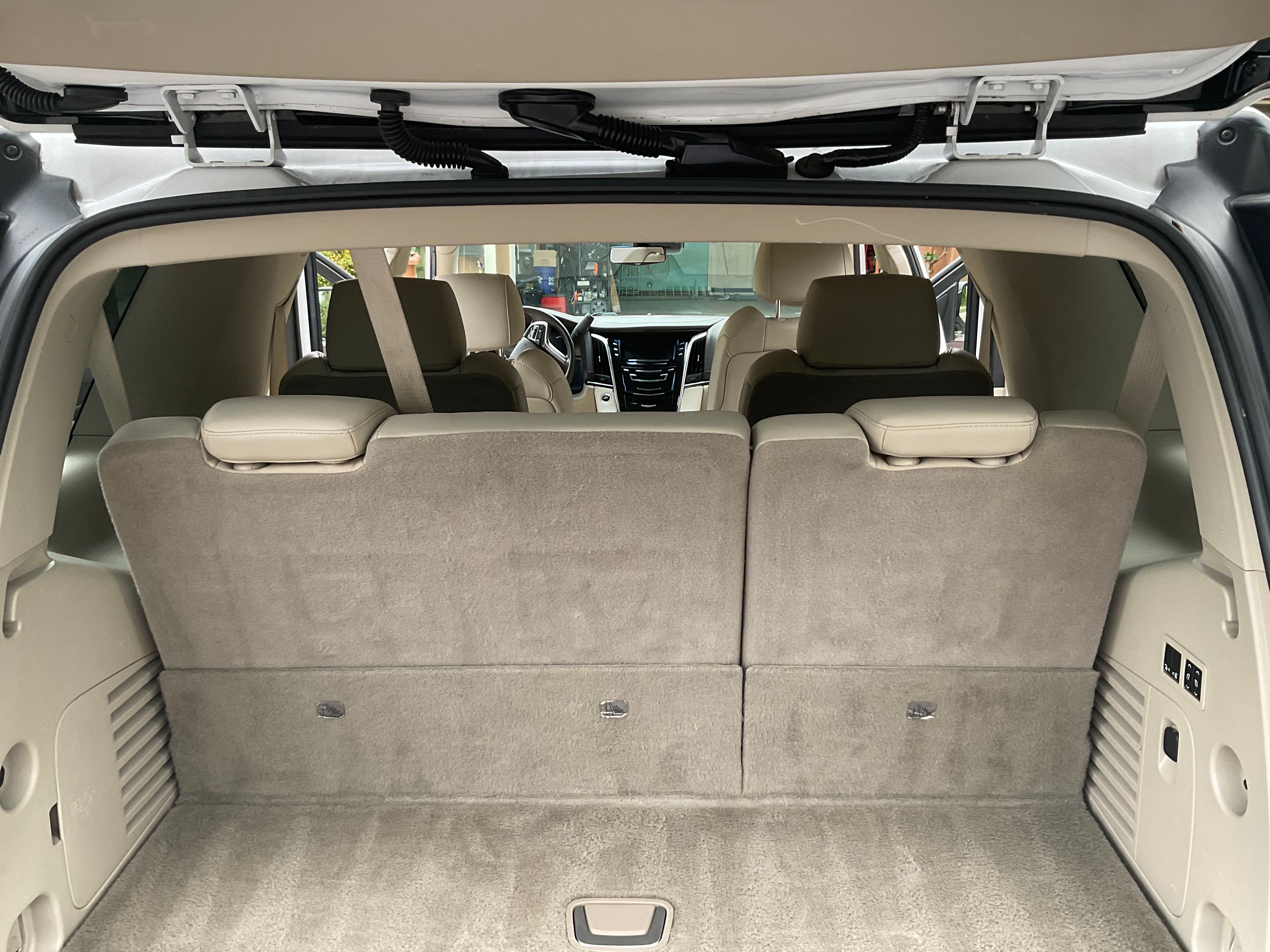 Used 2017 Cadillac Escalade Premium Luxury AWD/4WD image 20