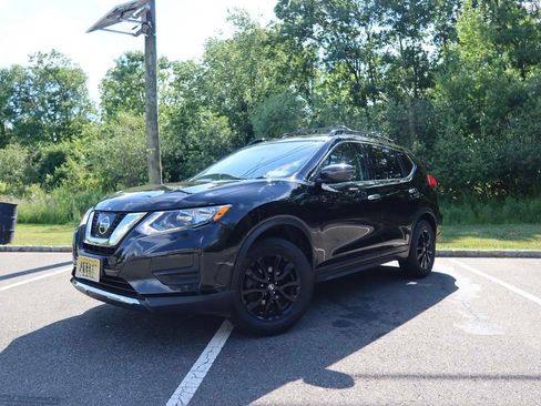 Used 2017 Nissan Rogue SV w/ Midnight Edition AWD/4WD image 9