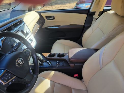 Used 2013 Toyota Avalon XLE image 5