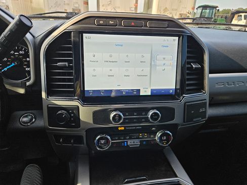 Used 2022 Ford F350 Lariat w/ Lariat Ultimate Package AWD/4WD image 13