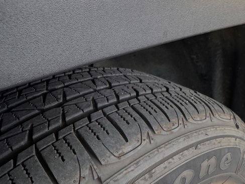 Used 2016 Jeep Cherokee Latitude FWD image 25