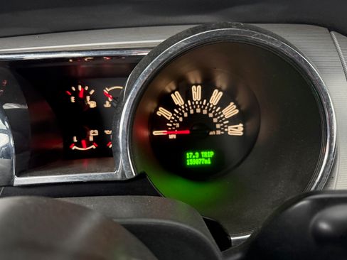 Used 2009 Ford Mustang Premium image 13